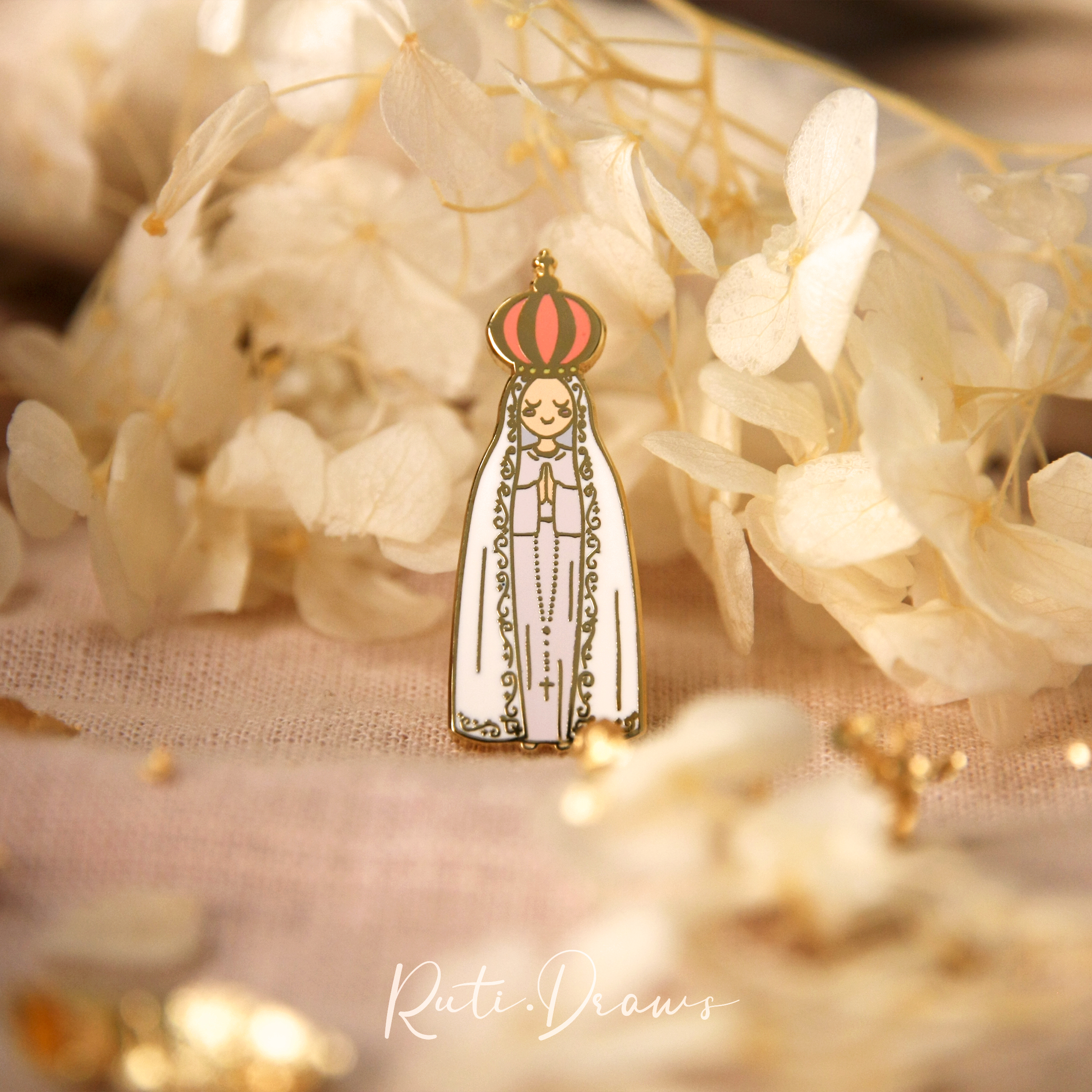 Detail of the Our Lady of Fatima pin